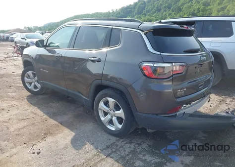 2022 Jeep Compass Latitude 4X4 z USA, uszkodzony, nr VIN 3C4NJDBB3NT141583